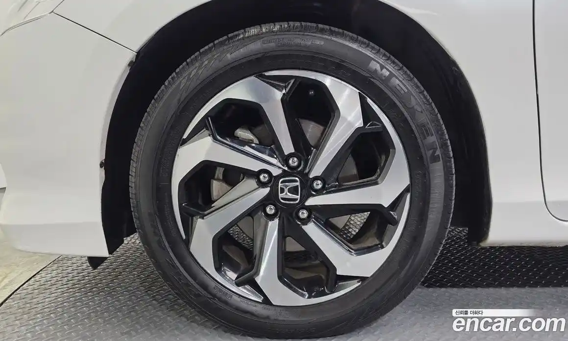 Honda Accord 2017 2.4 гидро в Москве № 826780, фото 5