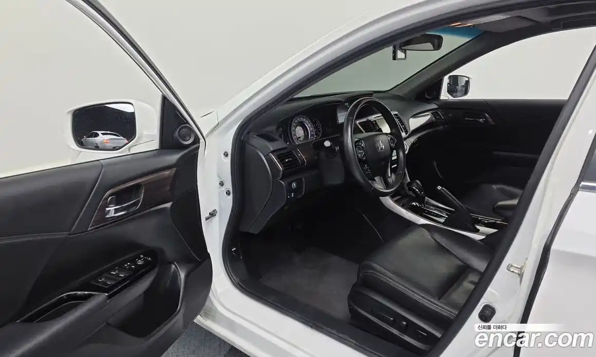 Honda Accord 2017 2.4 гидро в Москве № 826780, фото 10