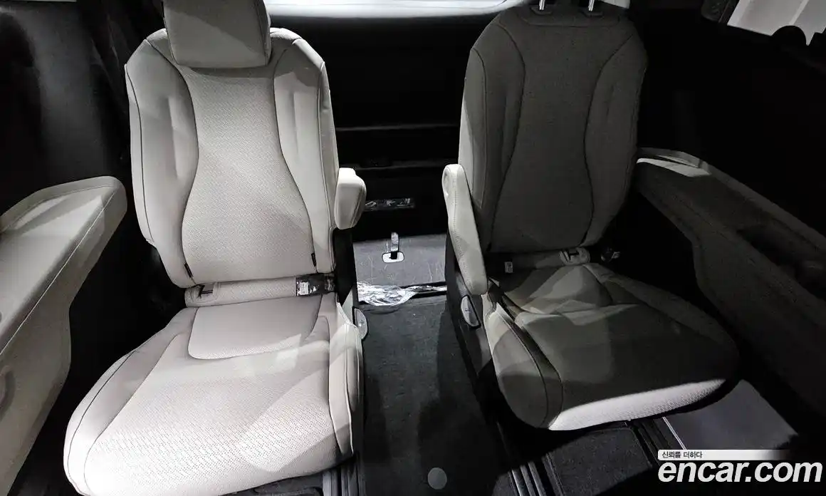 Kia Canival 2021 2.2 Автомат в Москве № 972528, фото 12