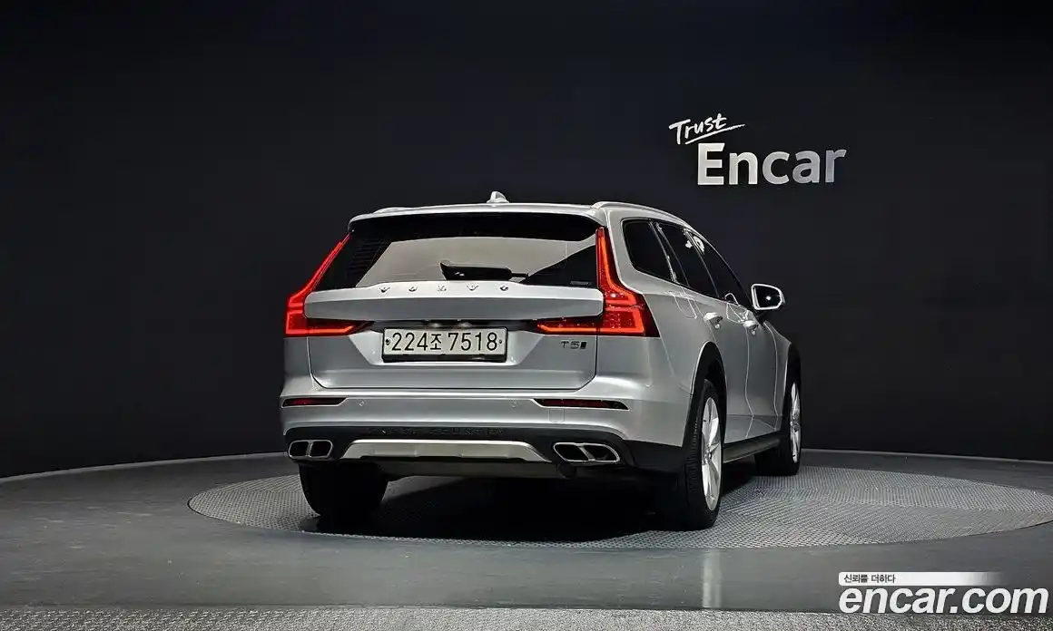 Volvo V60 2020 2.0 гидро в Москве № 972829, фото 4