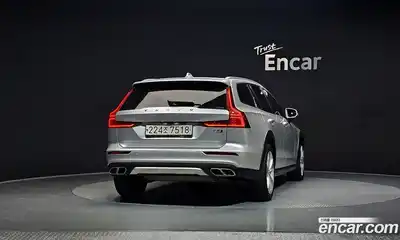 Volvo V60 2020 2.0 гидро в Москве № 972829, миниатюра 4