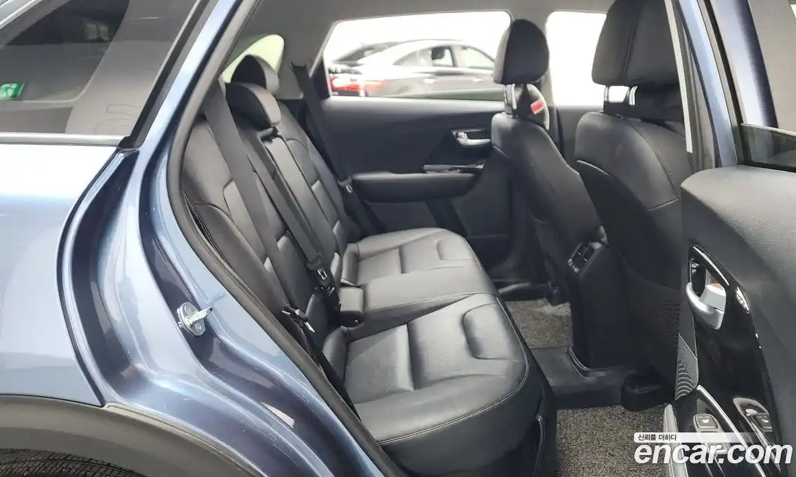 Kia Niro 2021 1.6 Автомат в Москве № 1002796, фото 12