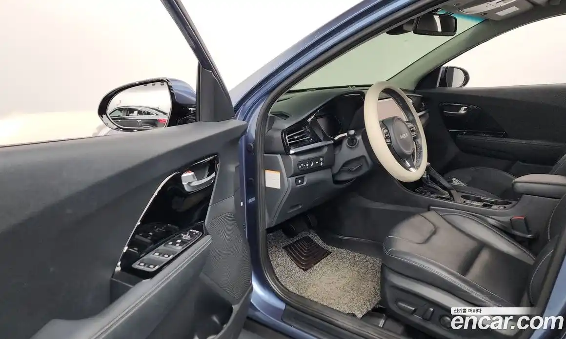 Kia Niro 2021 1.6 Автомат в Москве № 1002796, фото 10