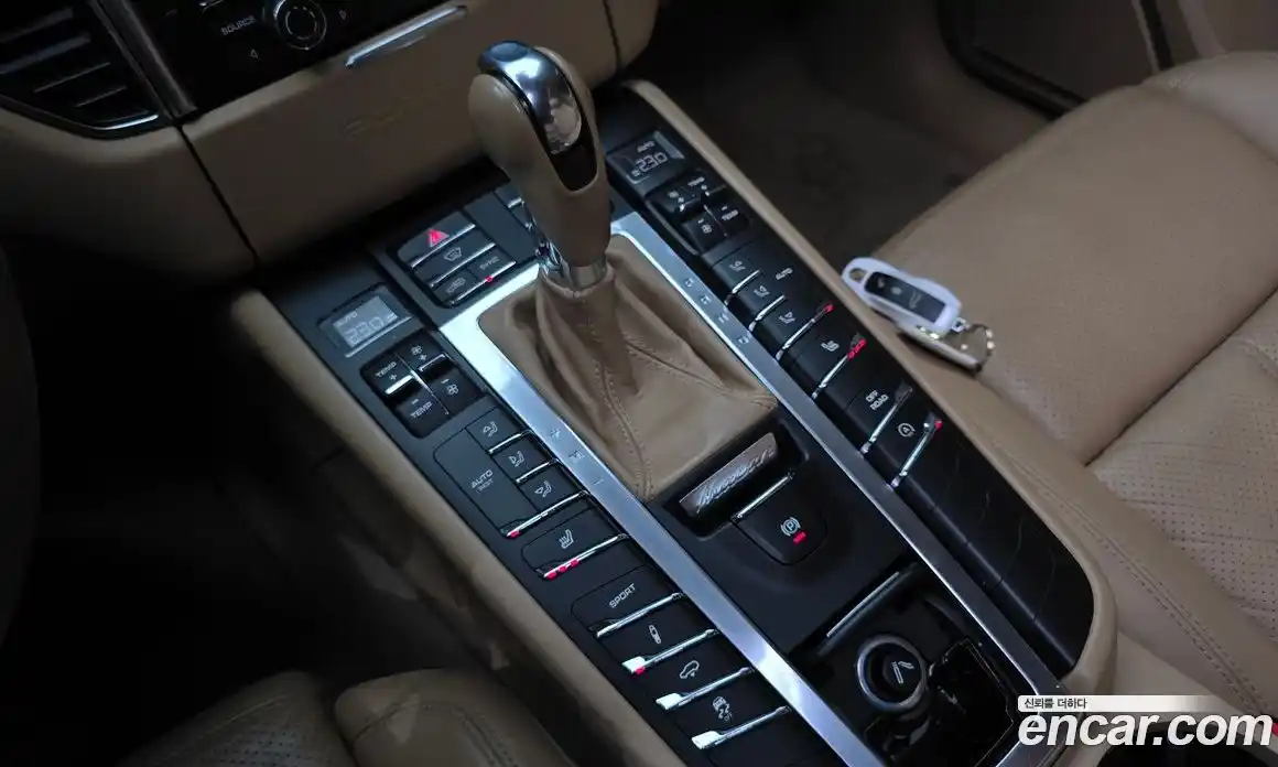 Porsche Macan 2014 3.6 гидро в Москве № 1010986, фото 9
