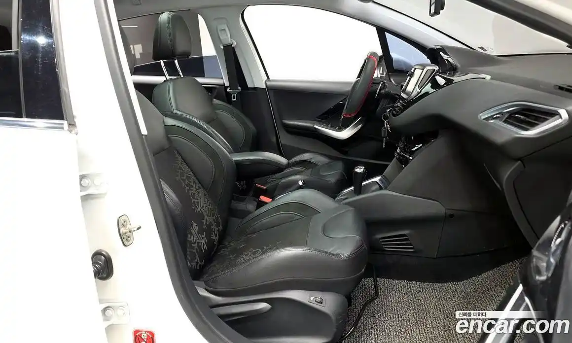 Peugeot 208 2015 1.6 гидро в Москве № 1015806, фото 11