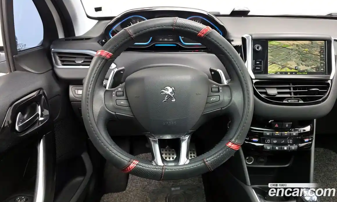 Peugeot 208 2015 1.6 гидро в Москве № 1015806, фото 13