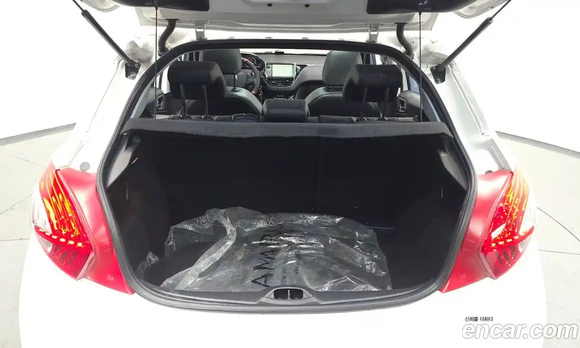 Peugeot 208 2015 1.6 гидро в Москве № 1015806, фото 20