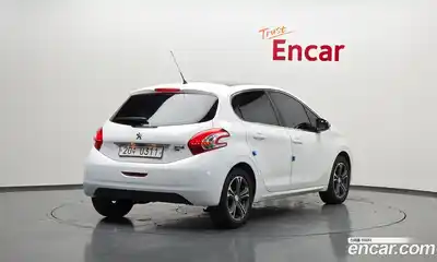 Peugeot 208 2015 1.6 гидро в Москве № 1015806, миниатюра 2