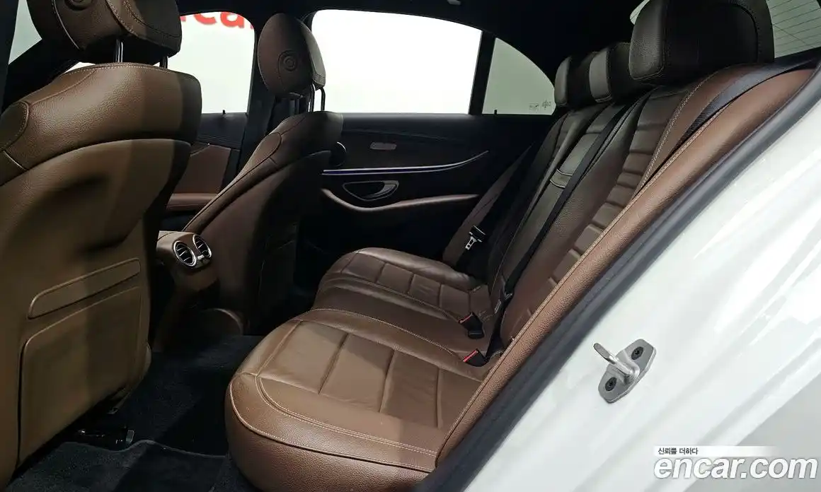 Mercedes-Benz E-Class 2023 2.0 гидро в Москве № 139831, фото 12