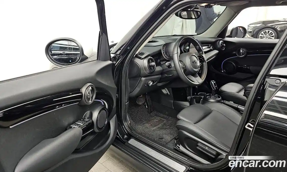 Mini Cooper 2023 1.5 гидро в Москве № 145477, фото 10