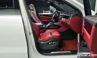 Porsche Cayenne 2019 3.0 гидро в Москве № 165696, миниатюра 11