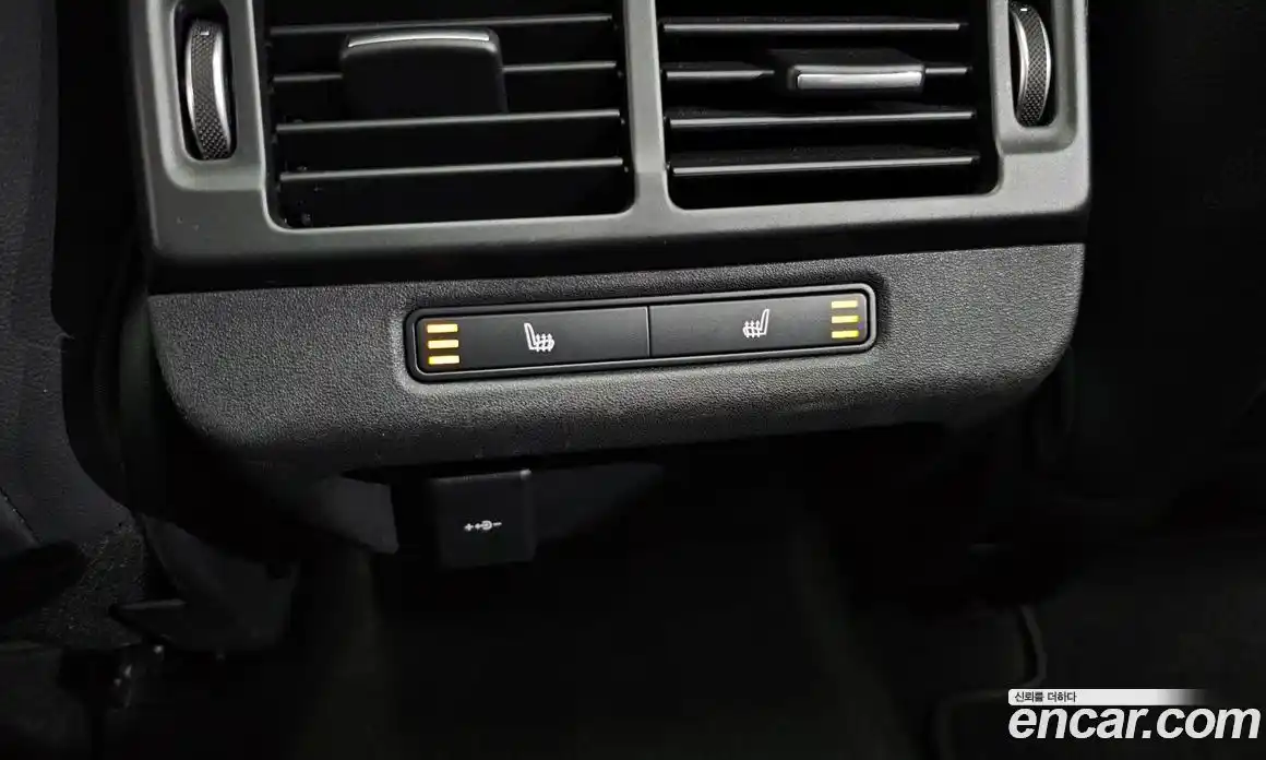 Land Rover Range-Rover Evoque 2022 2.0 гидро в Москве № 166097, фото 18