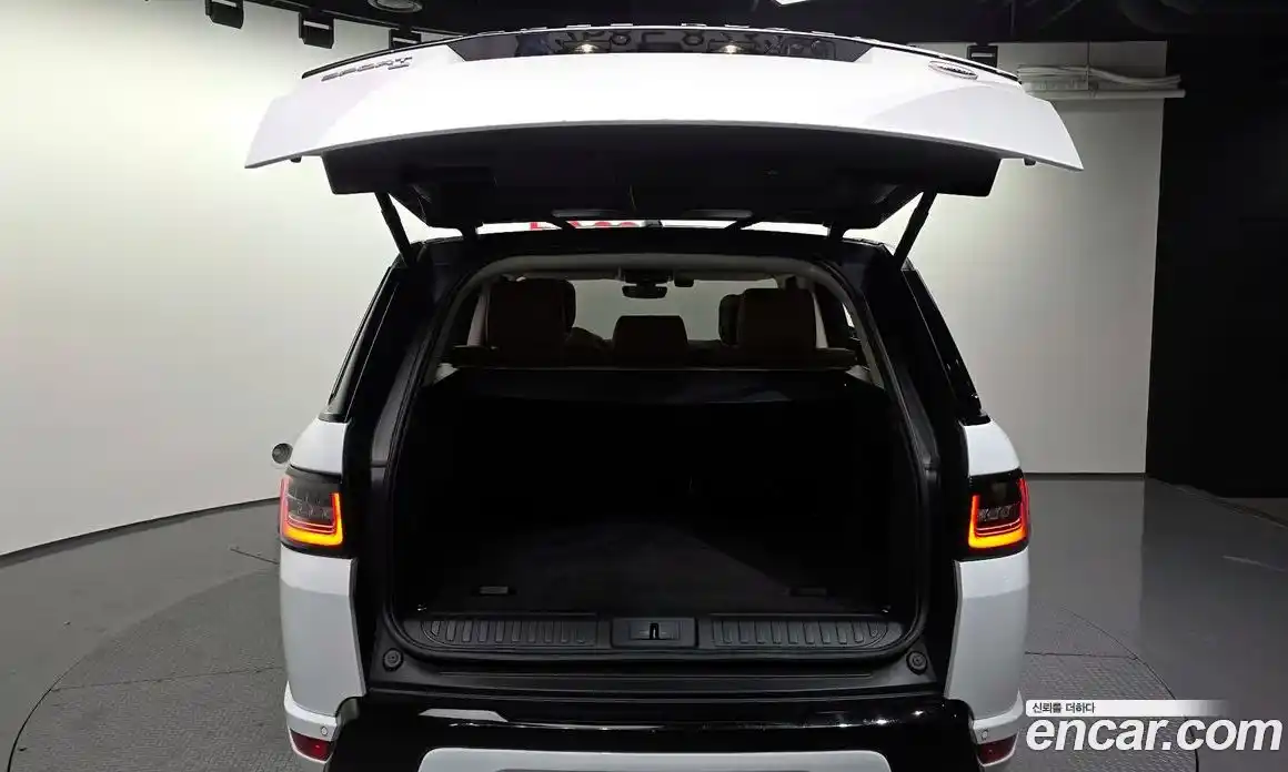 Land Rover Range-Rover Sport 2021 3.0 гидро в Москве № 166261, фото 20