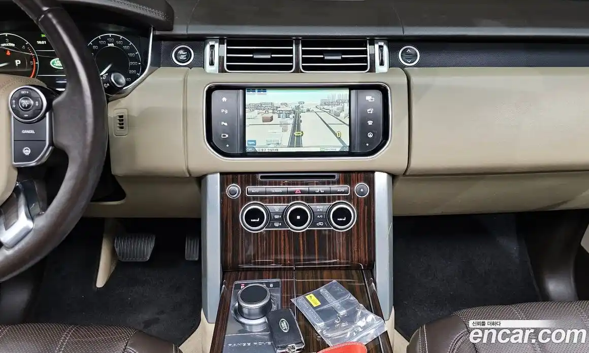 Land Rover Range-Rover 2016 4.4 гидро в Москве № 166443, фото 14