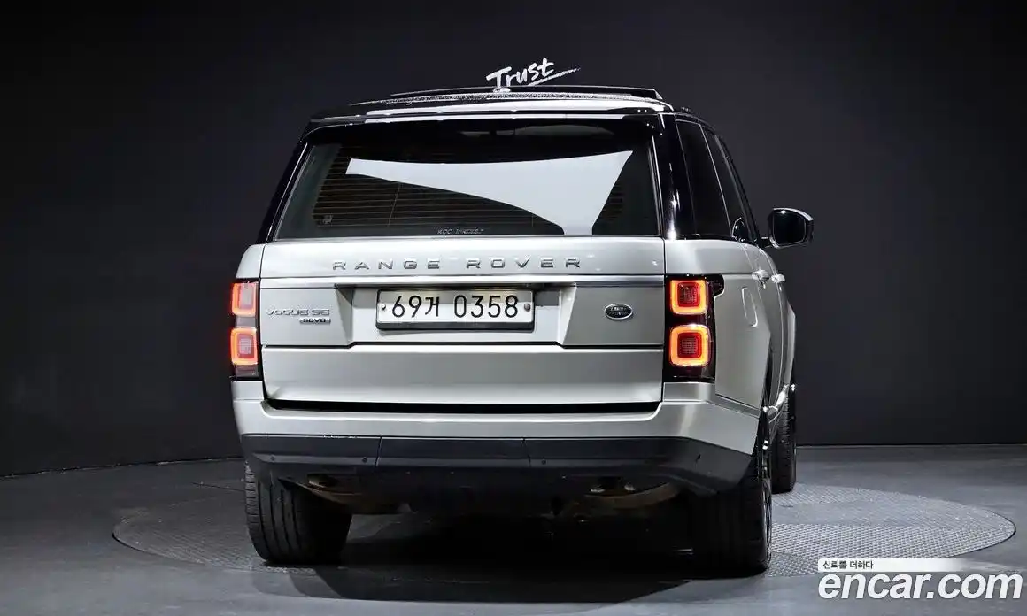 Land Rover Range-Rover 2016 4.4 гидро в Москве № 166443, фото 4