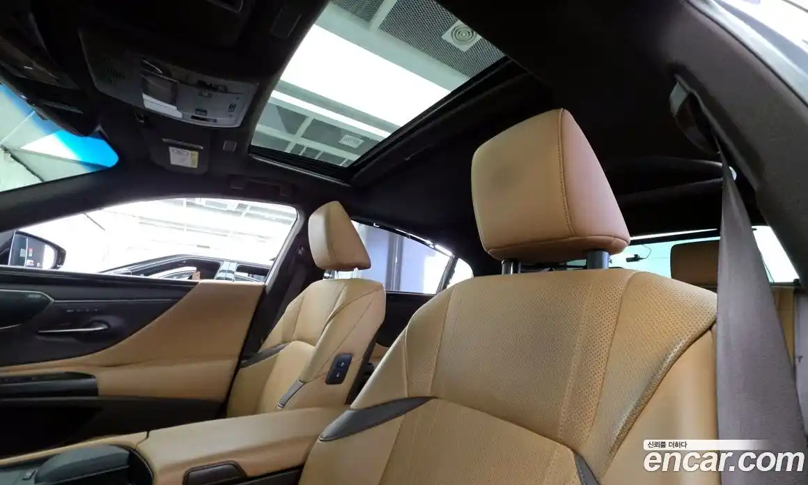 Lexus ES 2021 2.5 гидро в Москве № 168196, фото 18