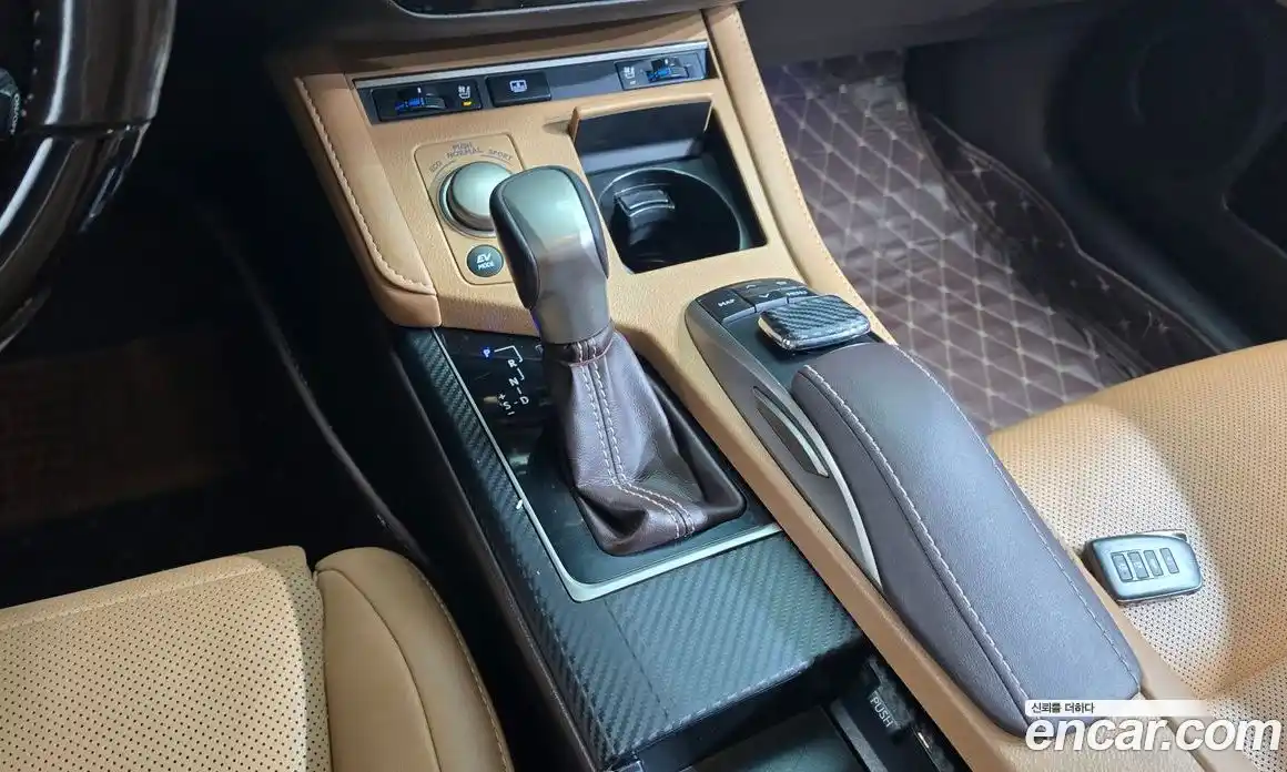 Lexus ES 2016 2.5 гидро в Москве № 168276, фото 9