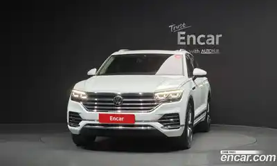 Volkswagen Touareg 2022 3.0 гидро в Москве № 168846, миниатюра 3