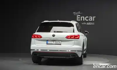 Volkswagen Touareg 2022 3.0 гидро в Москве № 168846, миниатюра 4