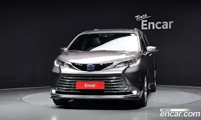 Toyota Sienna 2023 2.5 гидро в Москве № 170139, миниатюра 3