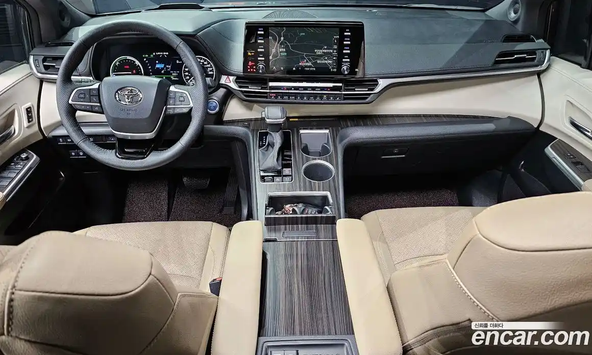 Toyota Sienna 2023 2.5 гидро в Москве № 170139, фото 7