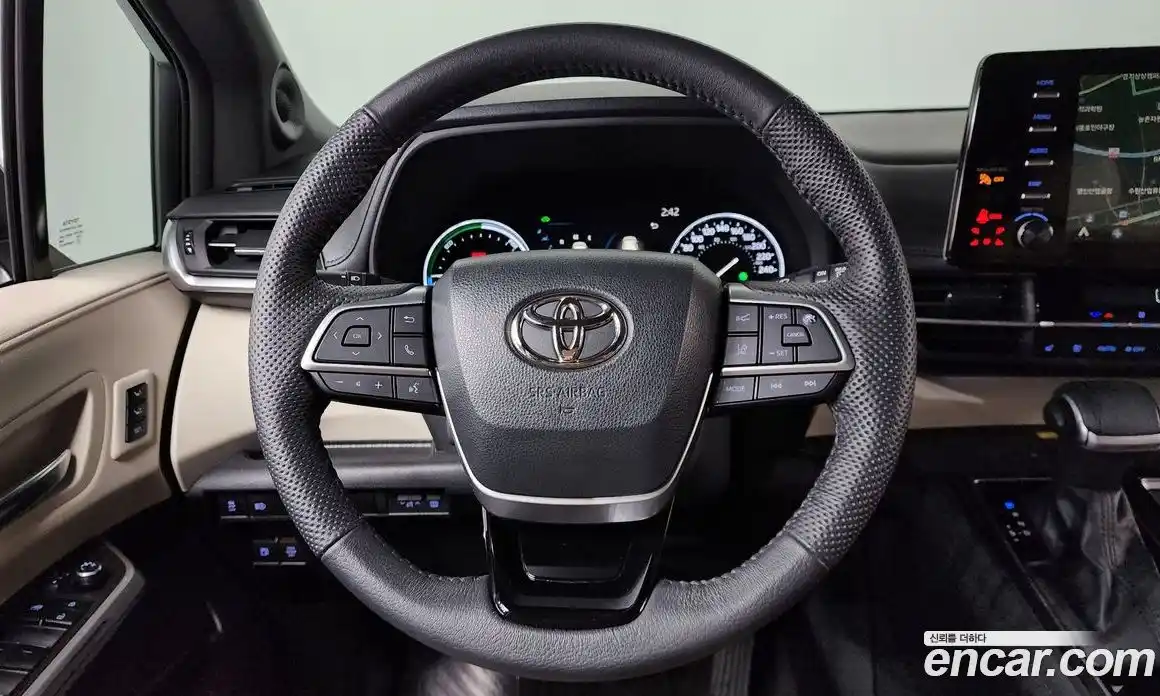 Toyota Sienna 2023 2.5 гидро в Москве № 170143, фото 13