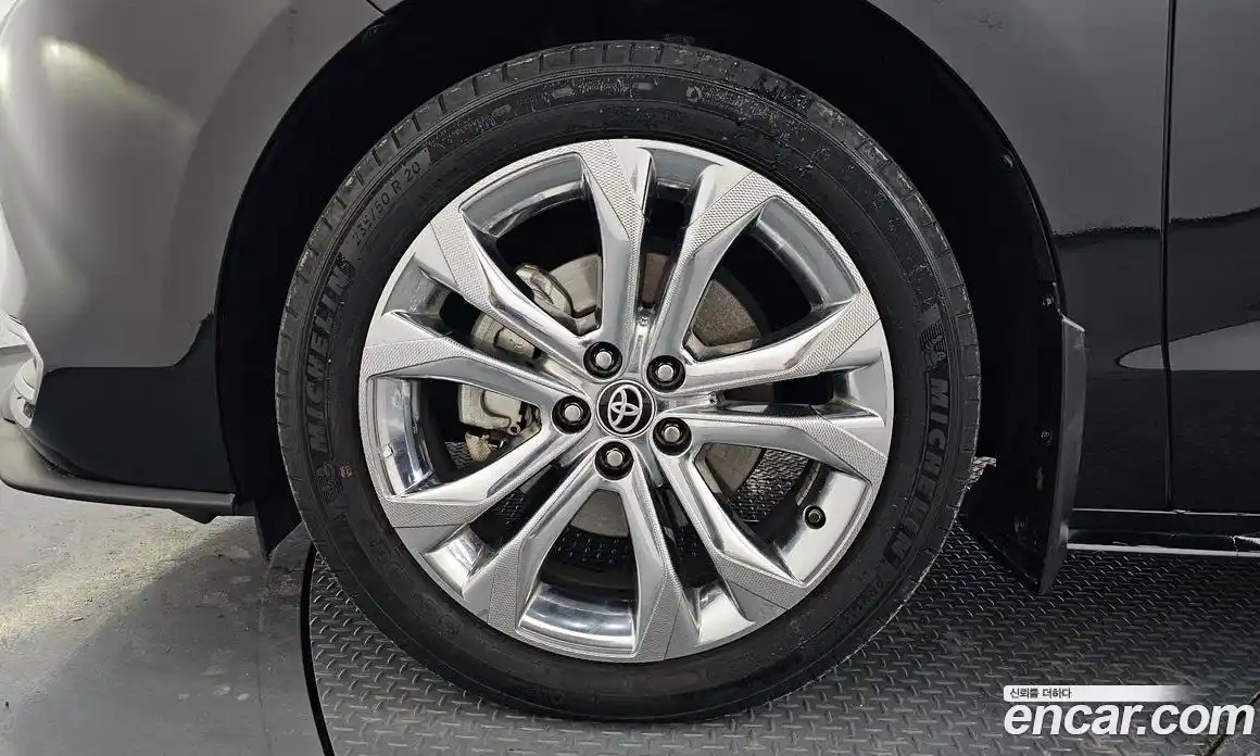 Toyota Sienna 2023 2.5 гидро в Москве № 170223, фото 5