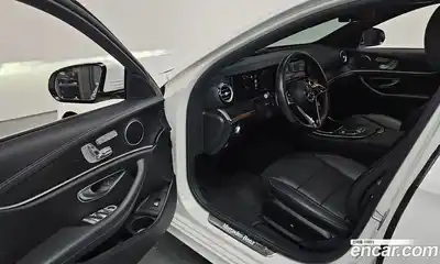 Mercedes-Benz E-Class 2023 2.0 гидро, миниатюра 11