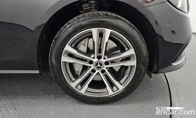 Mercedes-Benz E-Class 2021 2.0 гидро, миниатюра 5