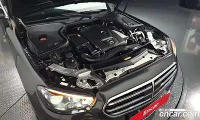 Mercedes-Benz E-Class 2021 2.0 гидро, миниатюра 6