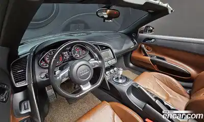 Audi R8 2012 5.2 робот в Москве № 195147, миниатюра 7