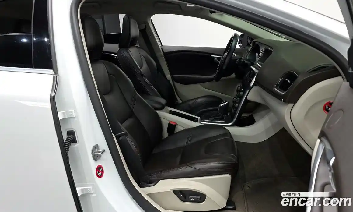 Volvo V40 2015 1.6 гидро в Москве № 197028, фото 11
