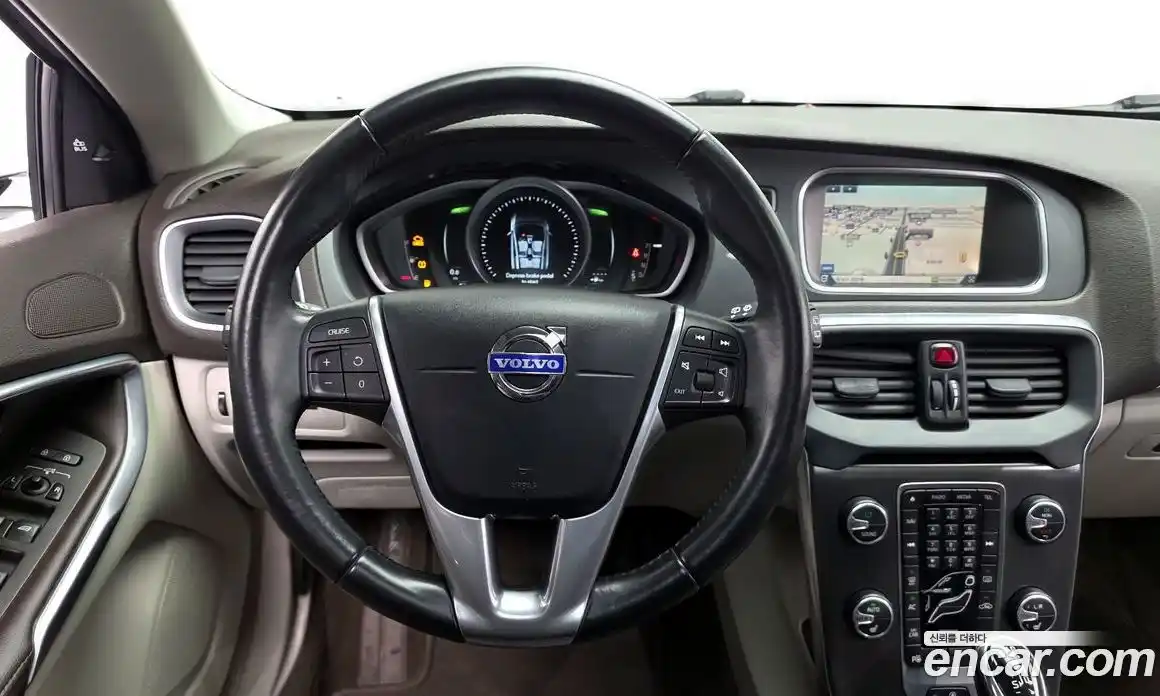Volvo V40 2015 1.6 гидро в Москве № 197028, фото 13