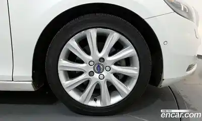 Volvo V40 2015 1.6 гидро в Москве № 197028, миниатюра 5