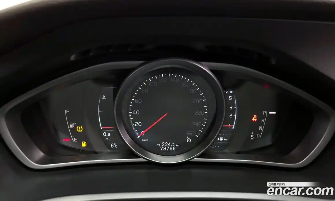 Volvo V40 2015 1.6 гидро в Москве № 197028, фото 8
