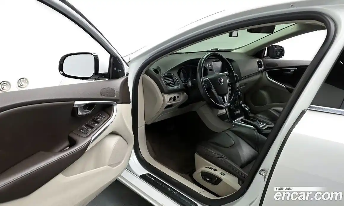 Volvo V40 2015 1.6 гидро в Москве № 197028, фото 10