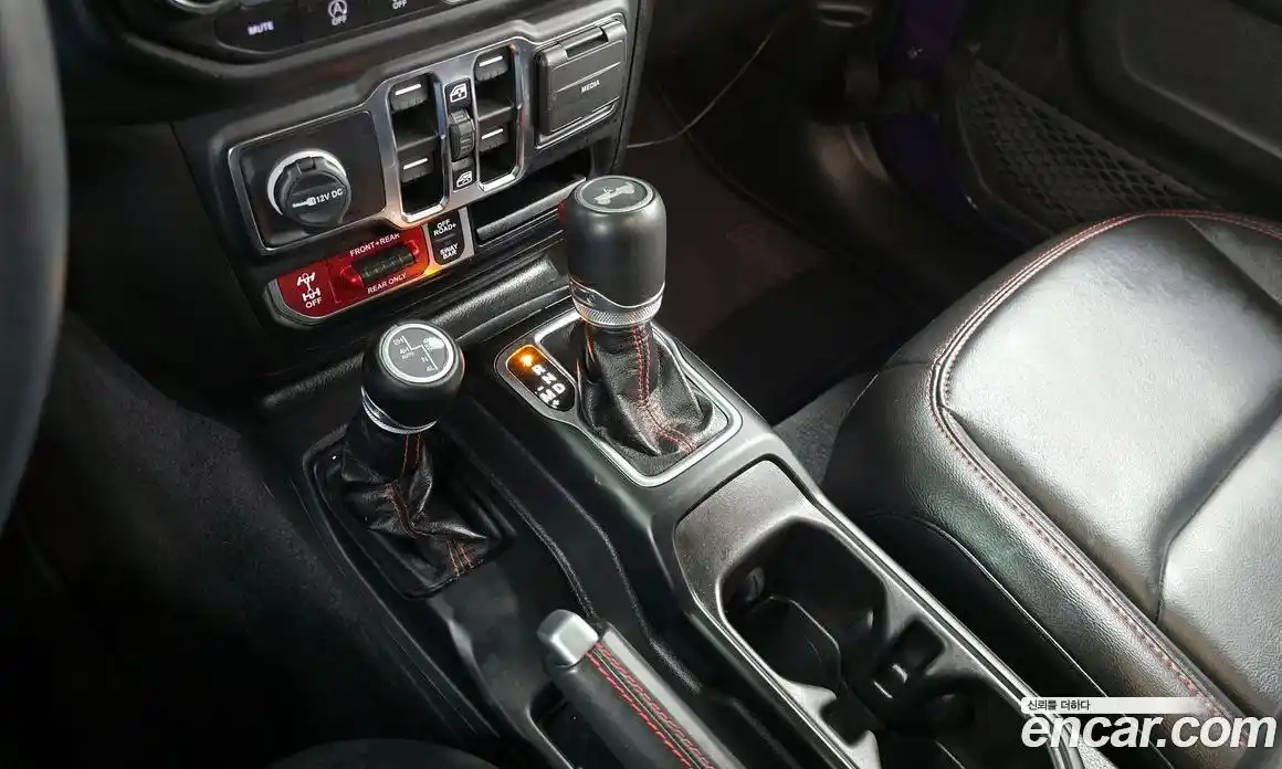 Jeep Wrangler 2023 2.0 гидро в Москве № 199463, фото 9