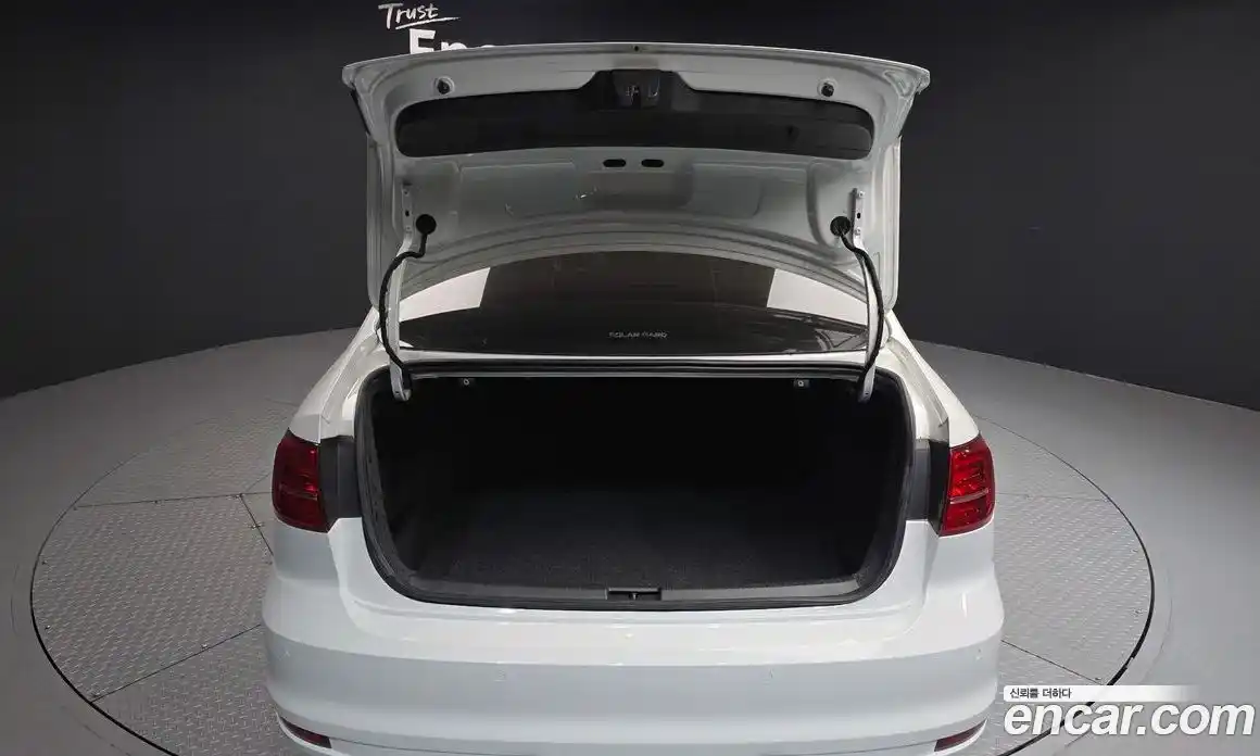 Volkswagen Jetta 2015 2.0 гидро в Москве № 205077, фото 20