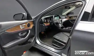 Mercedes-Benz E-Class 2017 1.9 гидро в Москве № 211919, миниатюра 10