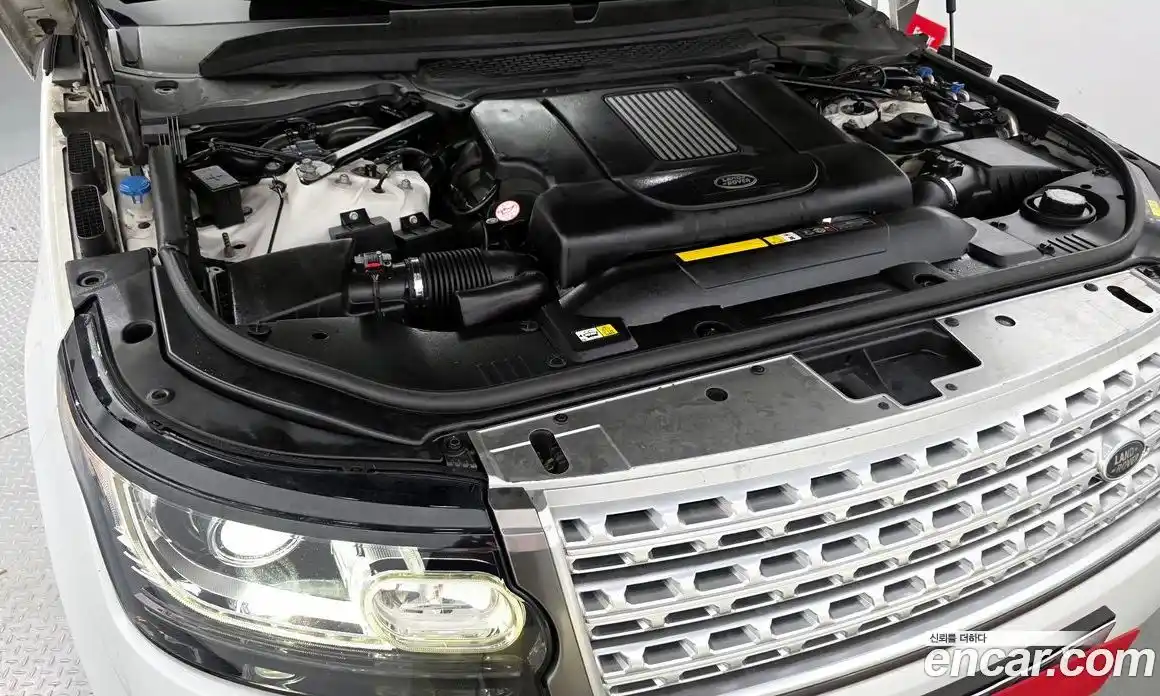 Land Rover Range-Rover 2016 4.4 гидро в Москве № 213592, фото 6