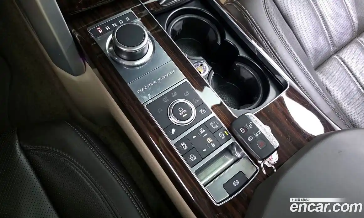Land Rover Range-Rover 2016 4.4 гидро в Москве № 213592, фото 9