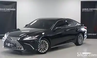 Lexus ES, 2025