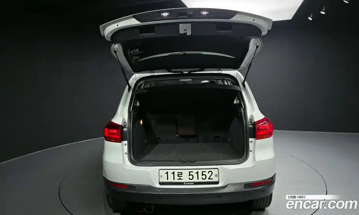 Volkswagen Tiguan 2015 2.0 гидро в Москве № 215313, фото 20