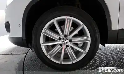Volkswagen Tiguan 2015 2.0 гидро в Москве № 215313, миниатюра 5