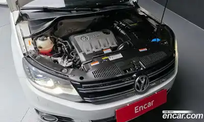 Volkswagen Tiguan 2015 2.0 гидро в Москве № 215313, миниатюра 6