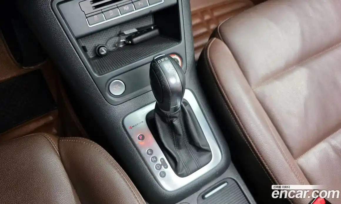 Volkswagen Tiguan 2015 2.0 гидро в Москве № 215313, фото 9