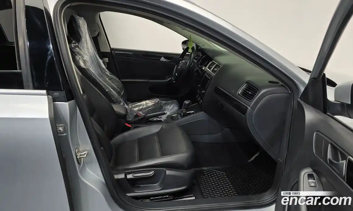 Volkswagen Jetta 2015 2.0 гидро в Москве № 215363, фото 11