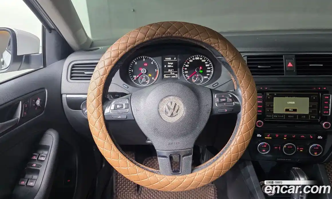 Volkswagen Jetta 2014 2.0 гидро в Москве № 215374, фото 14