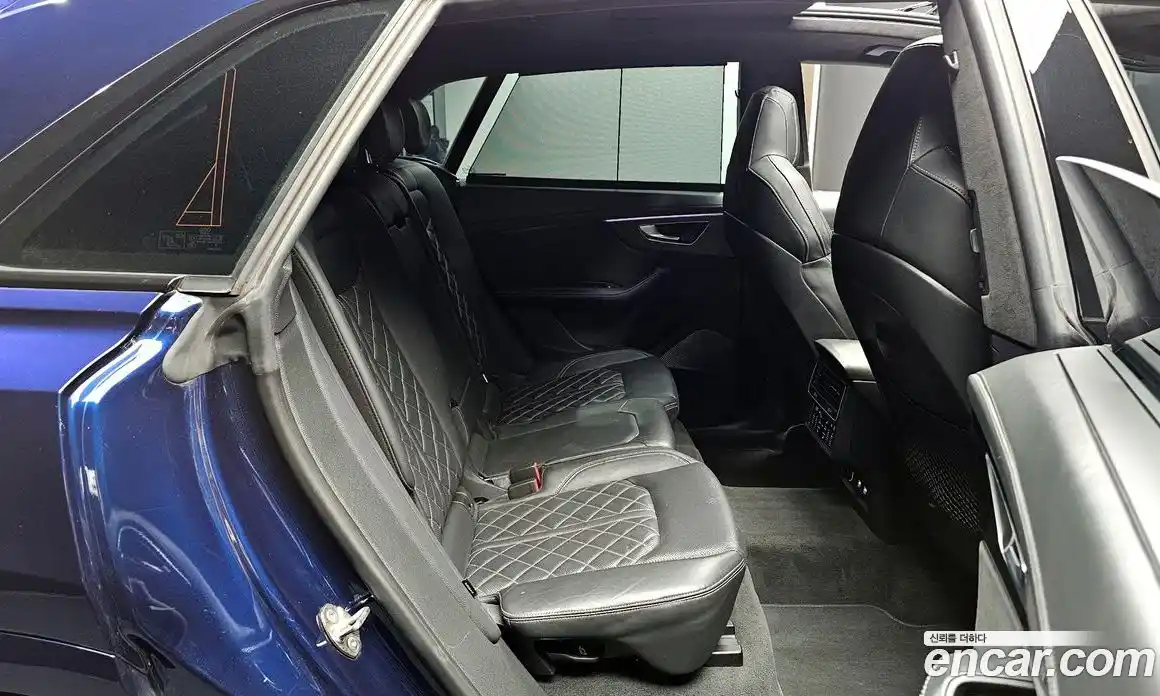 Audi SQ8 2020 4.0 гидро в Москве № 229944, фото 11