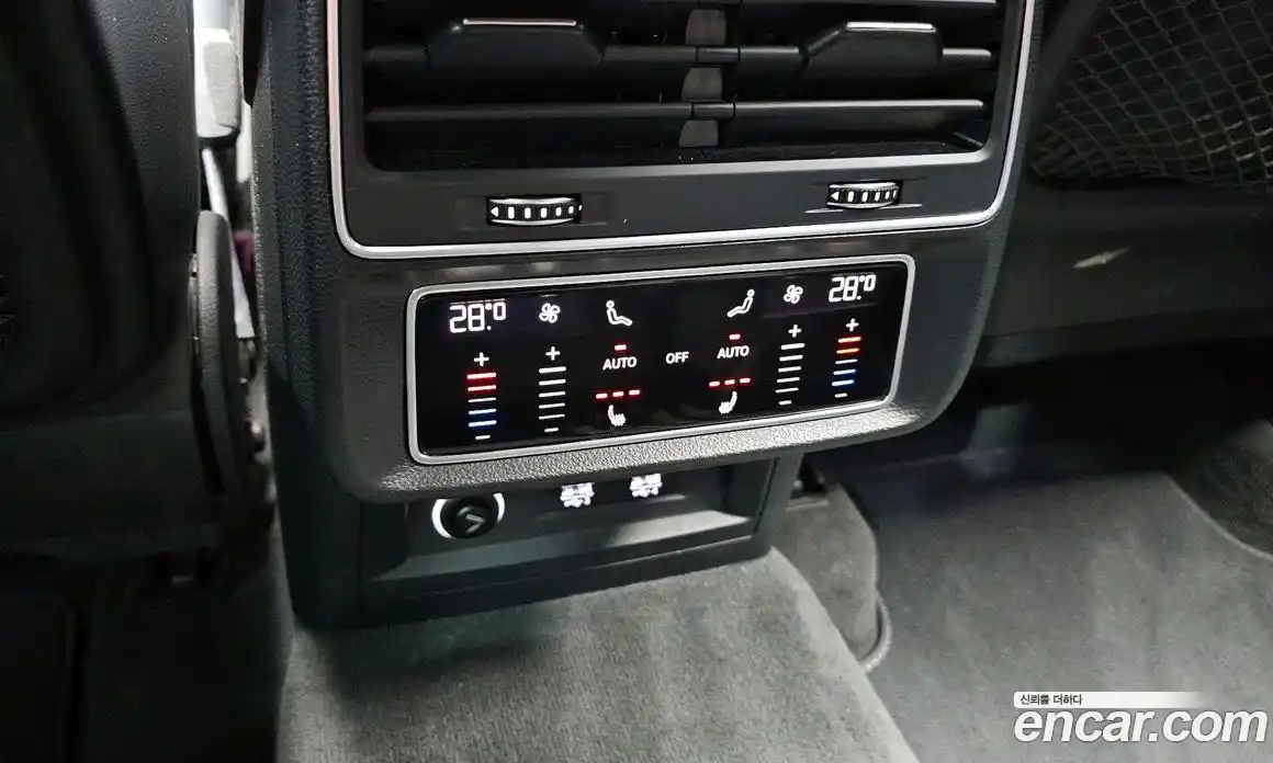 Audi SQ8 2020 4.0 гидро в Москве № 229944, фото 19